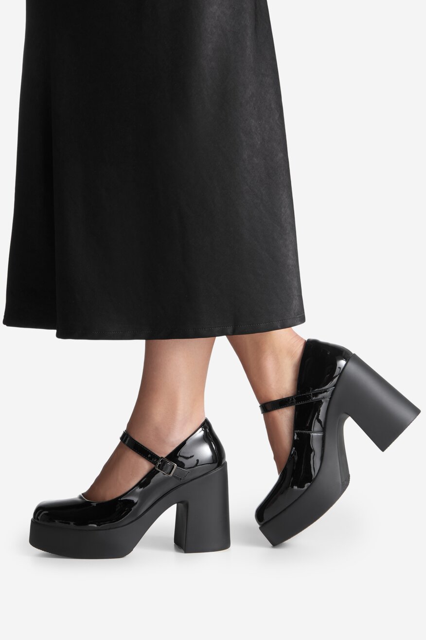 Czółenka na słupku