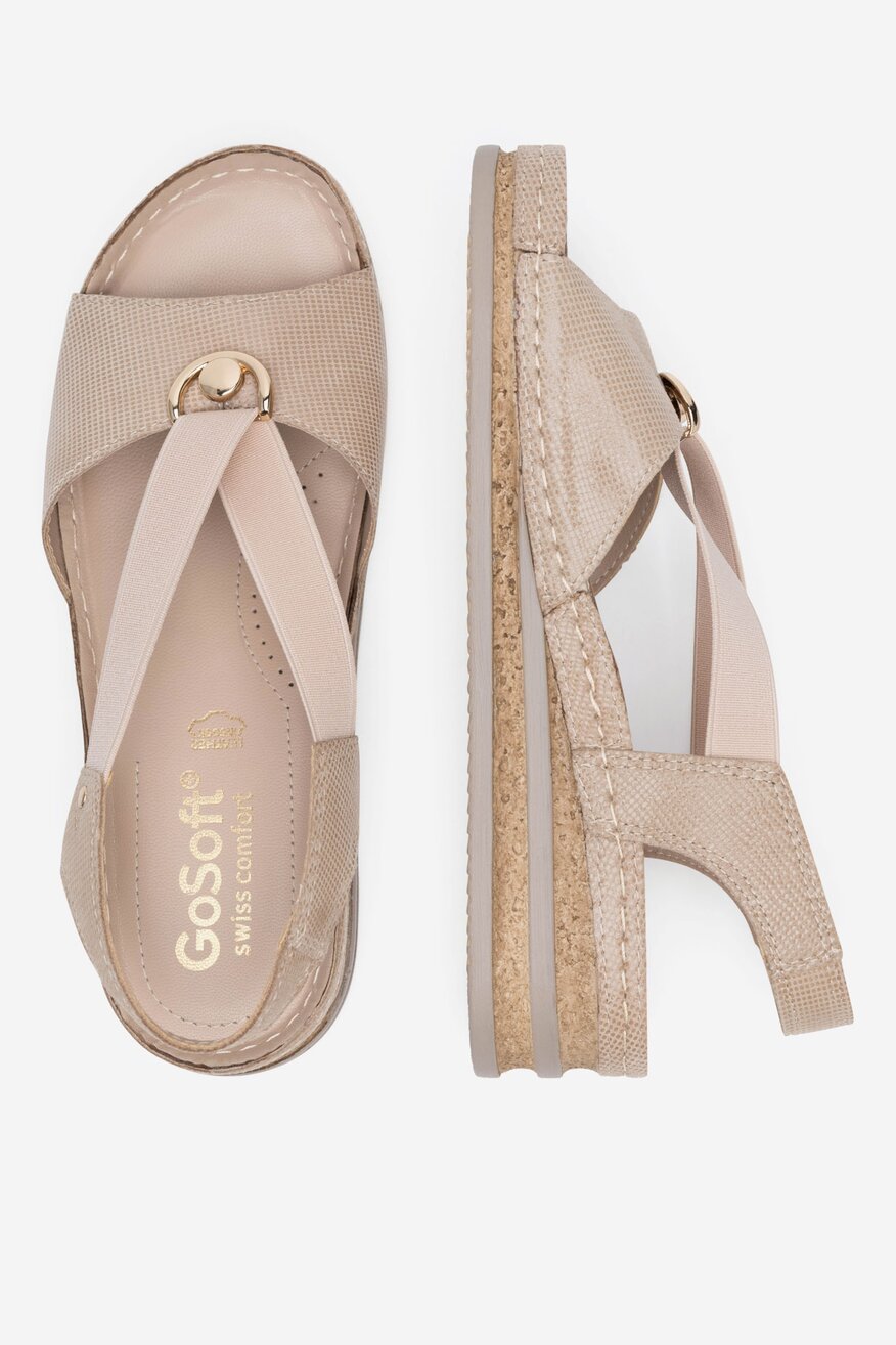 Sandały na koturnie