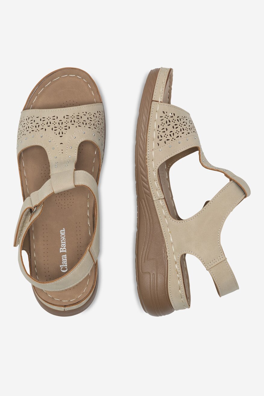 Sandały na koturnie