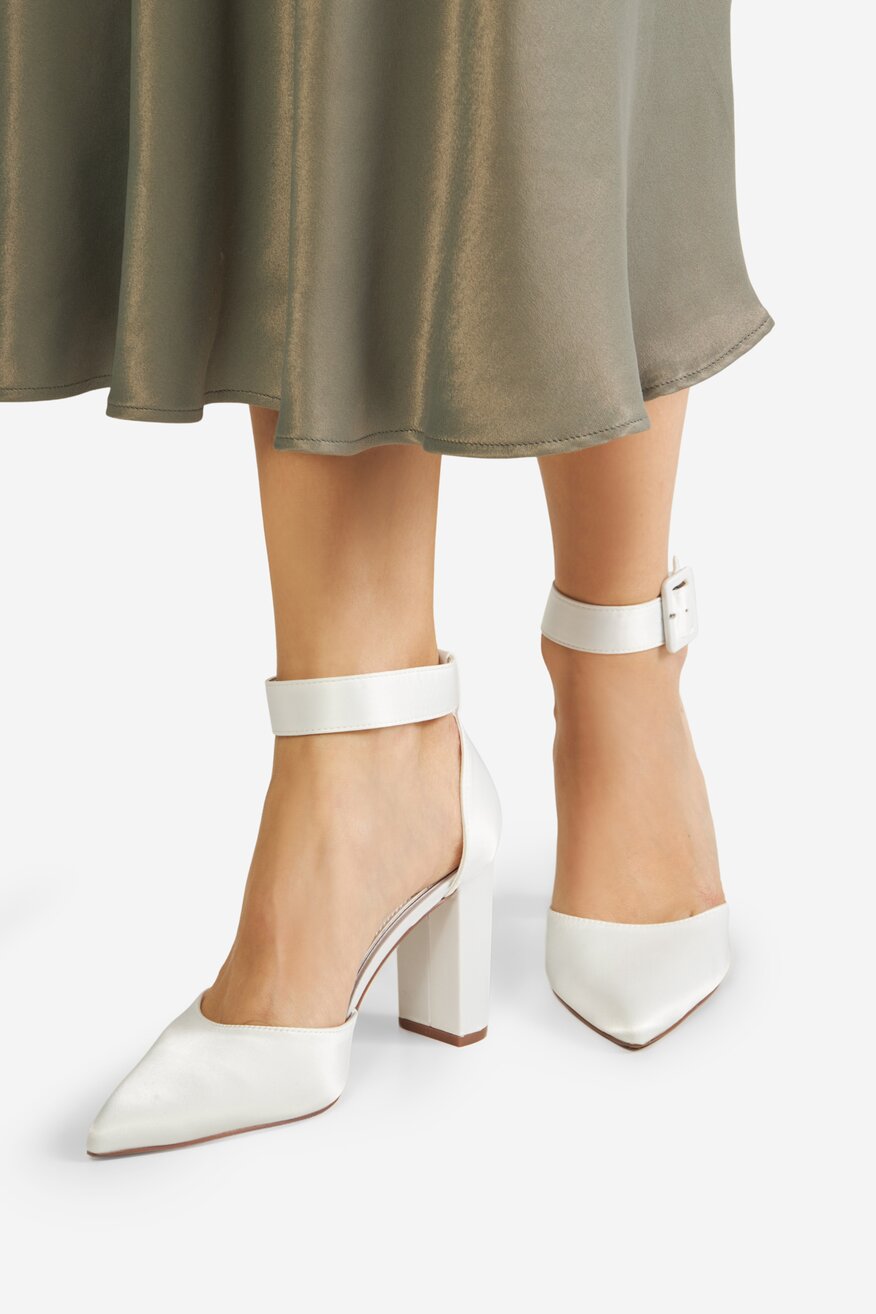 Czółenka na słupku