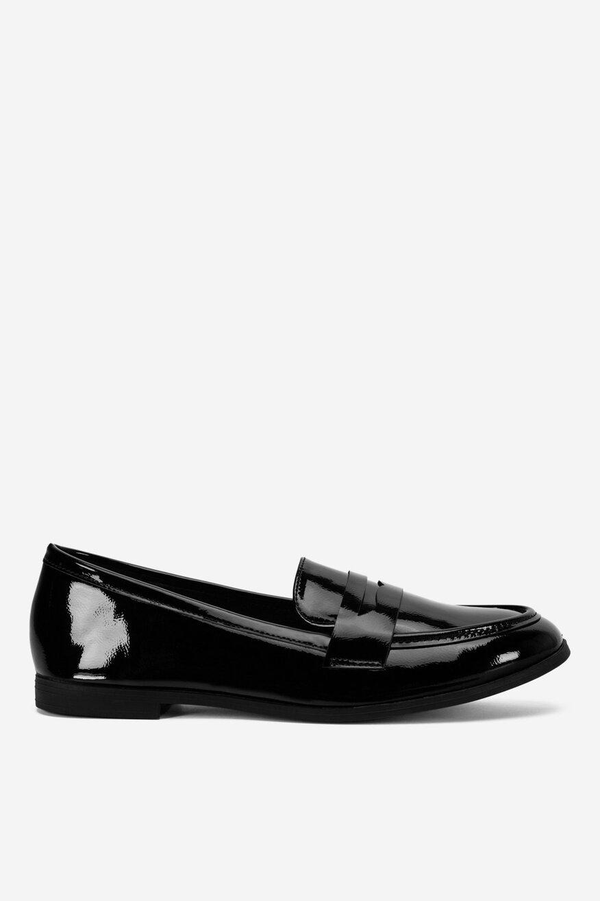 Loafersy lakierowane