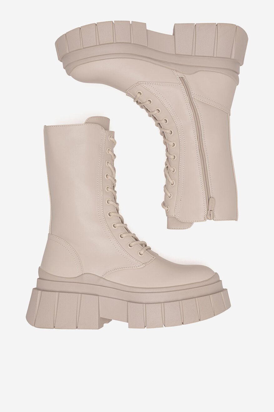 Trzewiki na grubej podeszwie