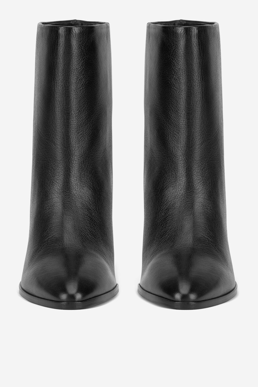 Botki skórzane na słupku