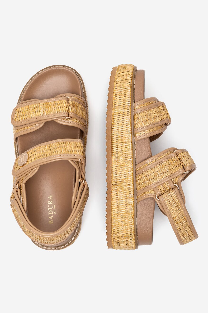 Sandały na platformie