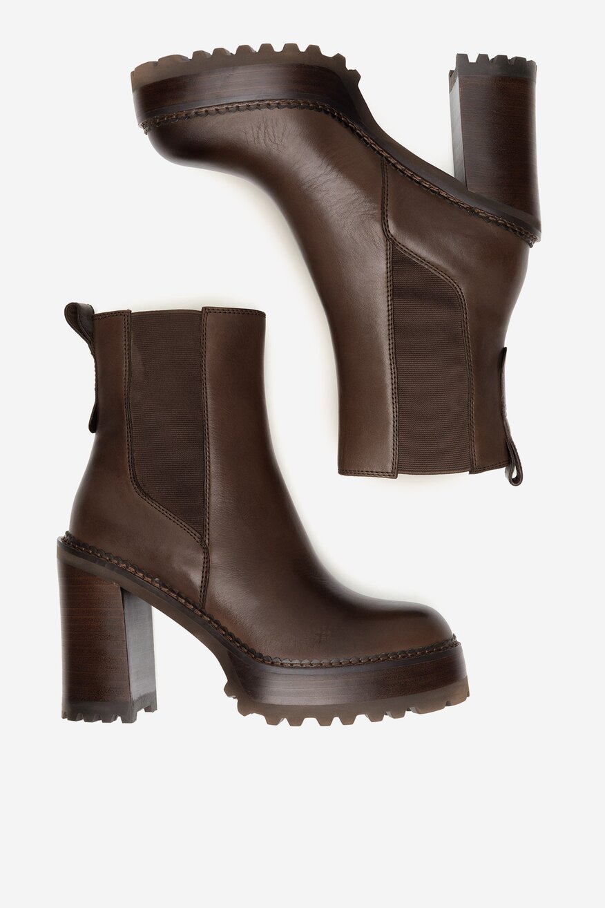Botki skórzane na słupku