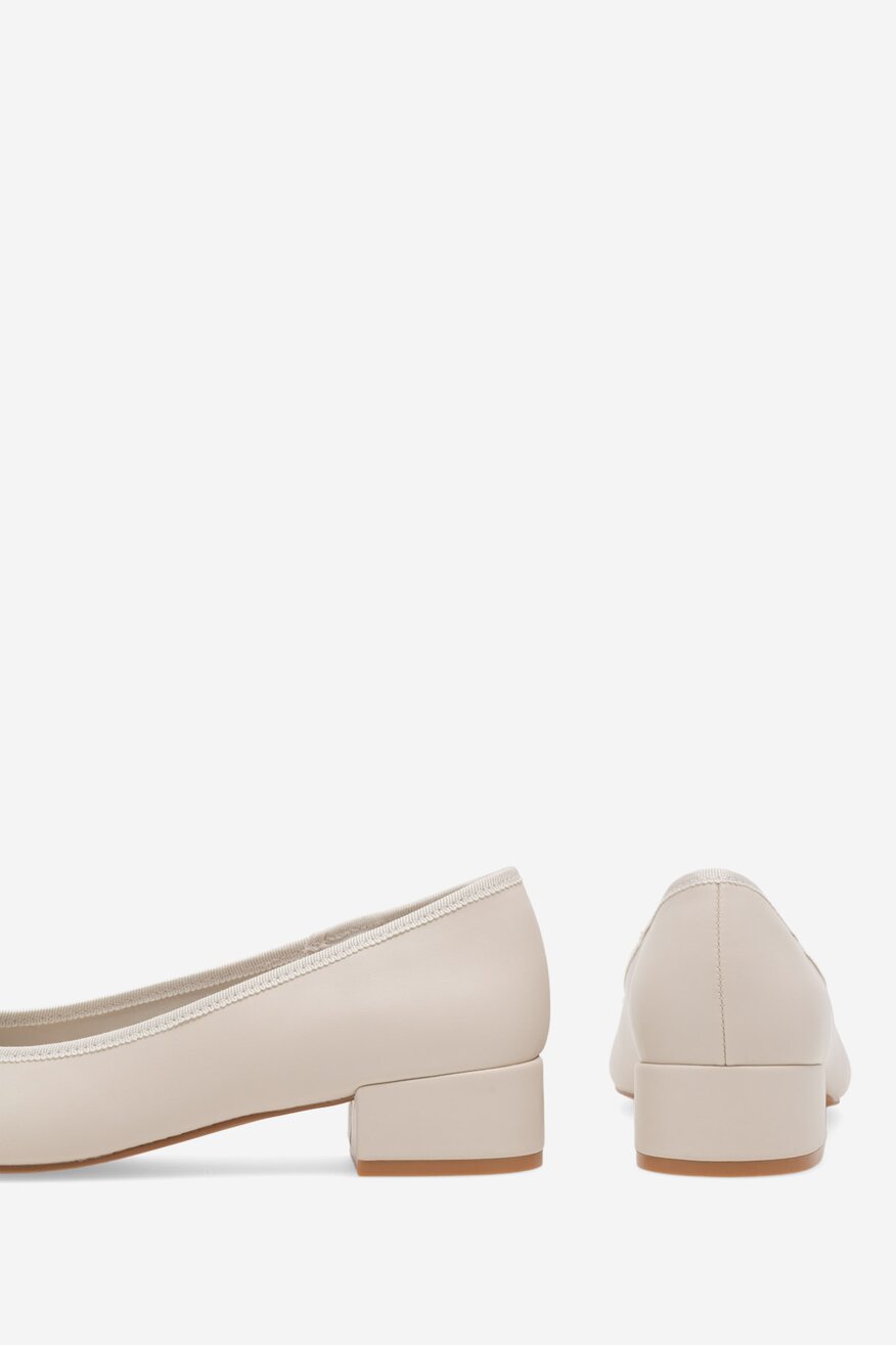 Czółenka na słupku