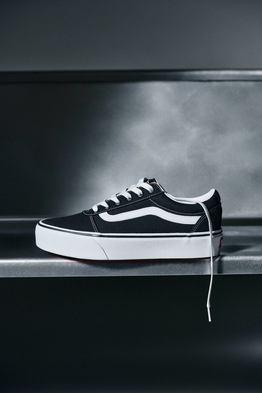 Trampki na platformie