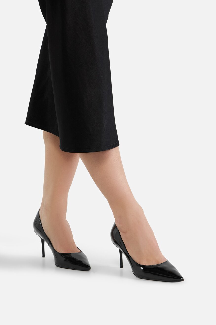 Czółenka skórzane