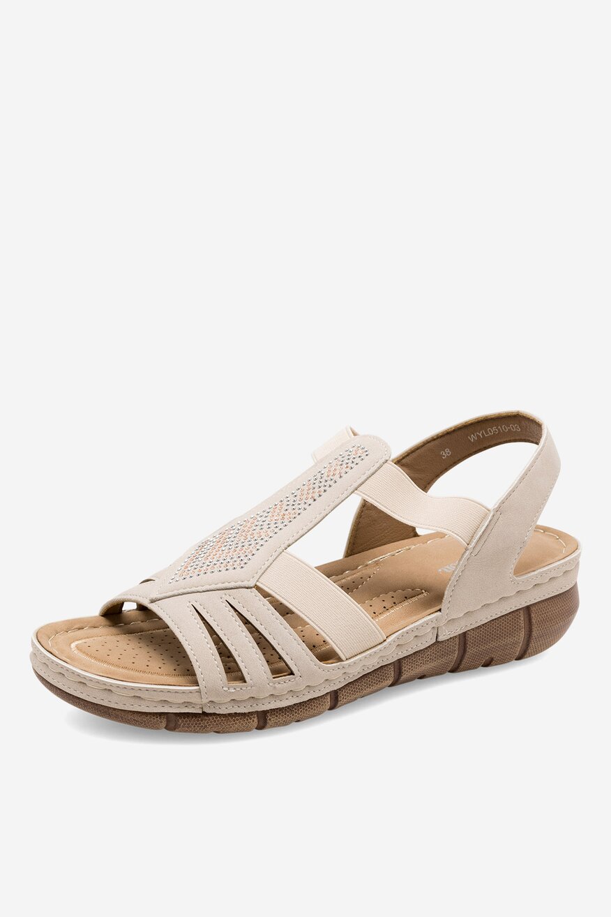 Sandały na koturnie