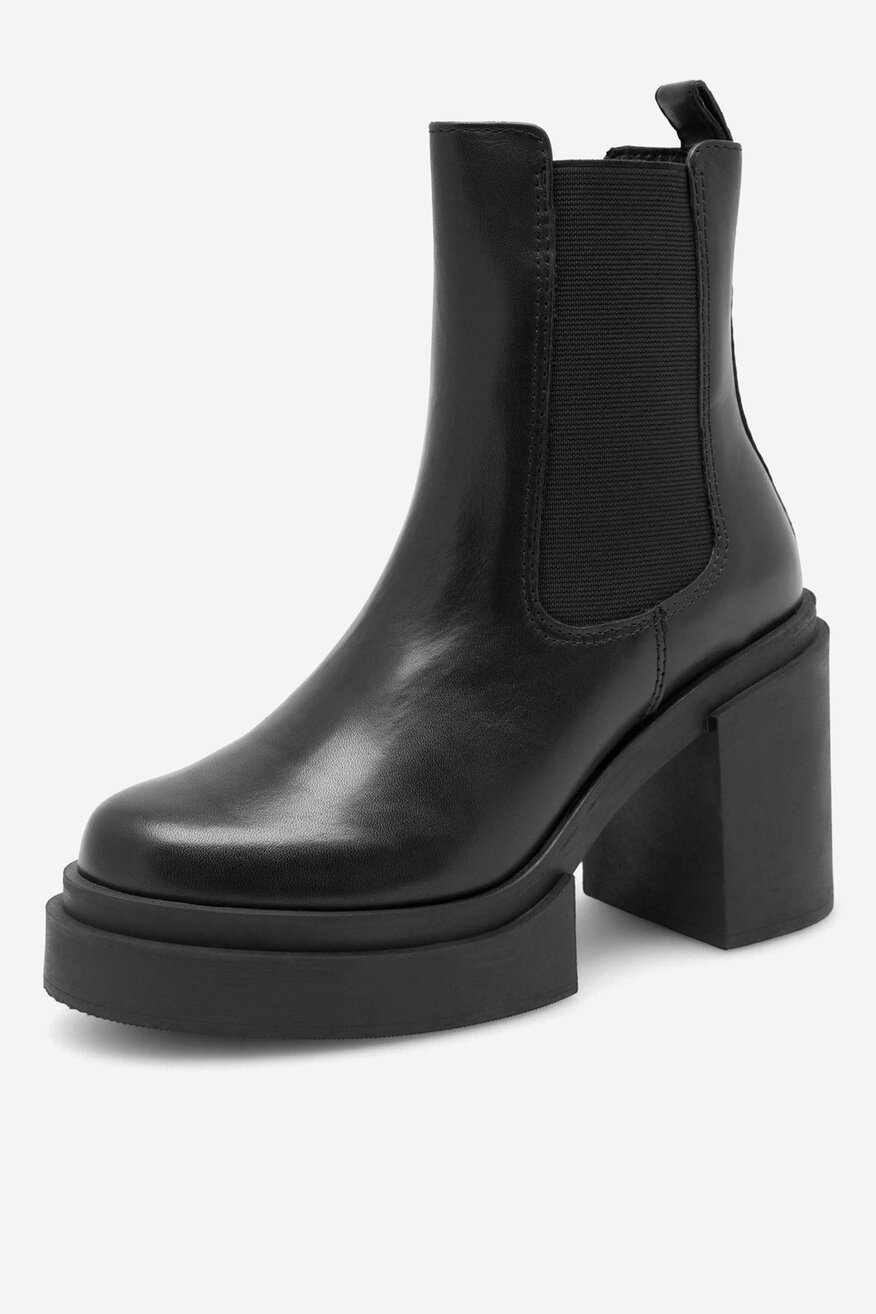 Botki skórzane na słupku