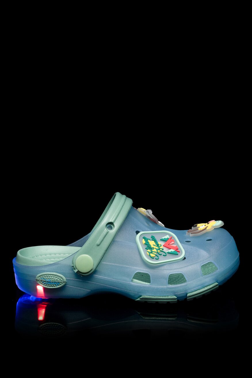 Klapki z migającymi diodami