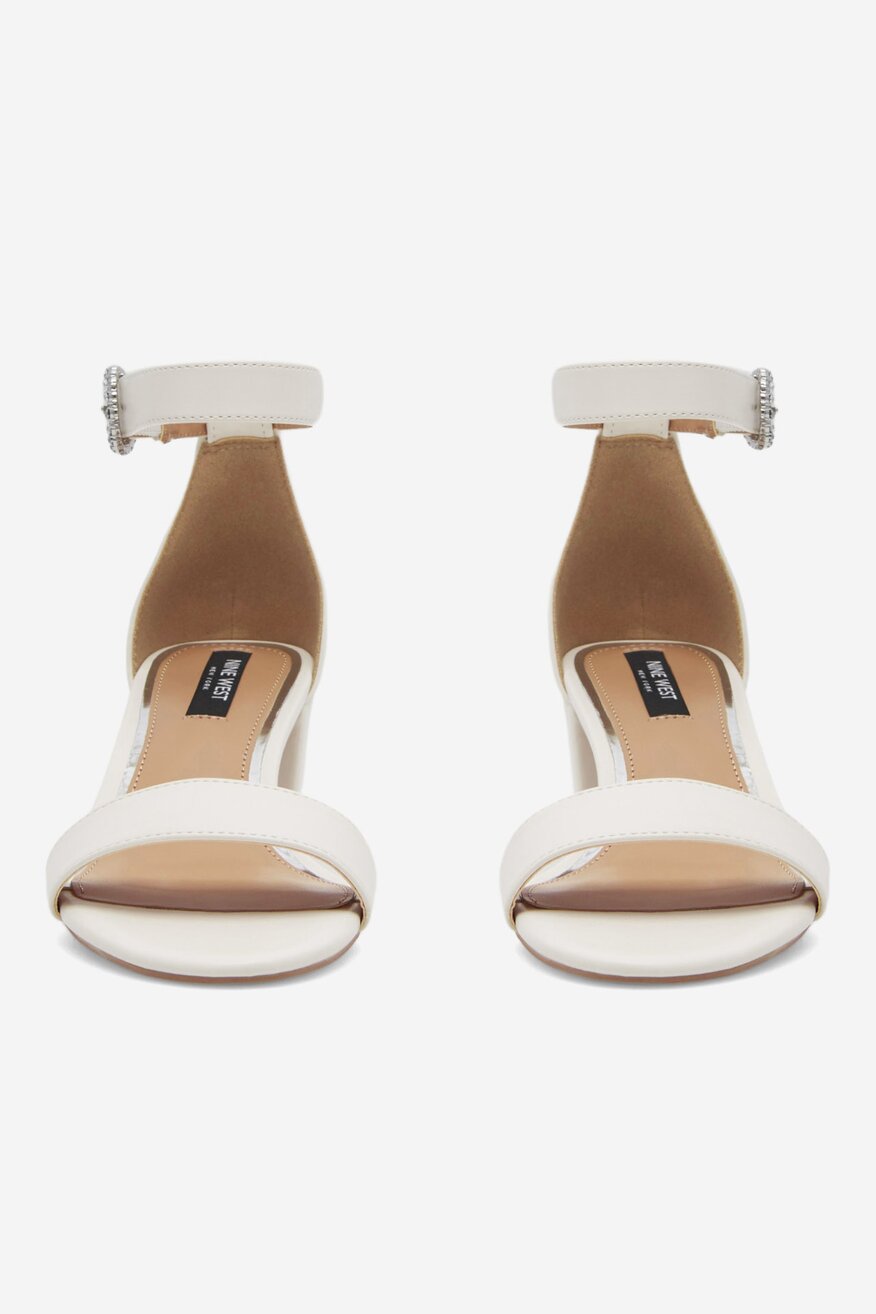 Sandały na obcasie
