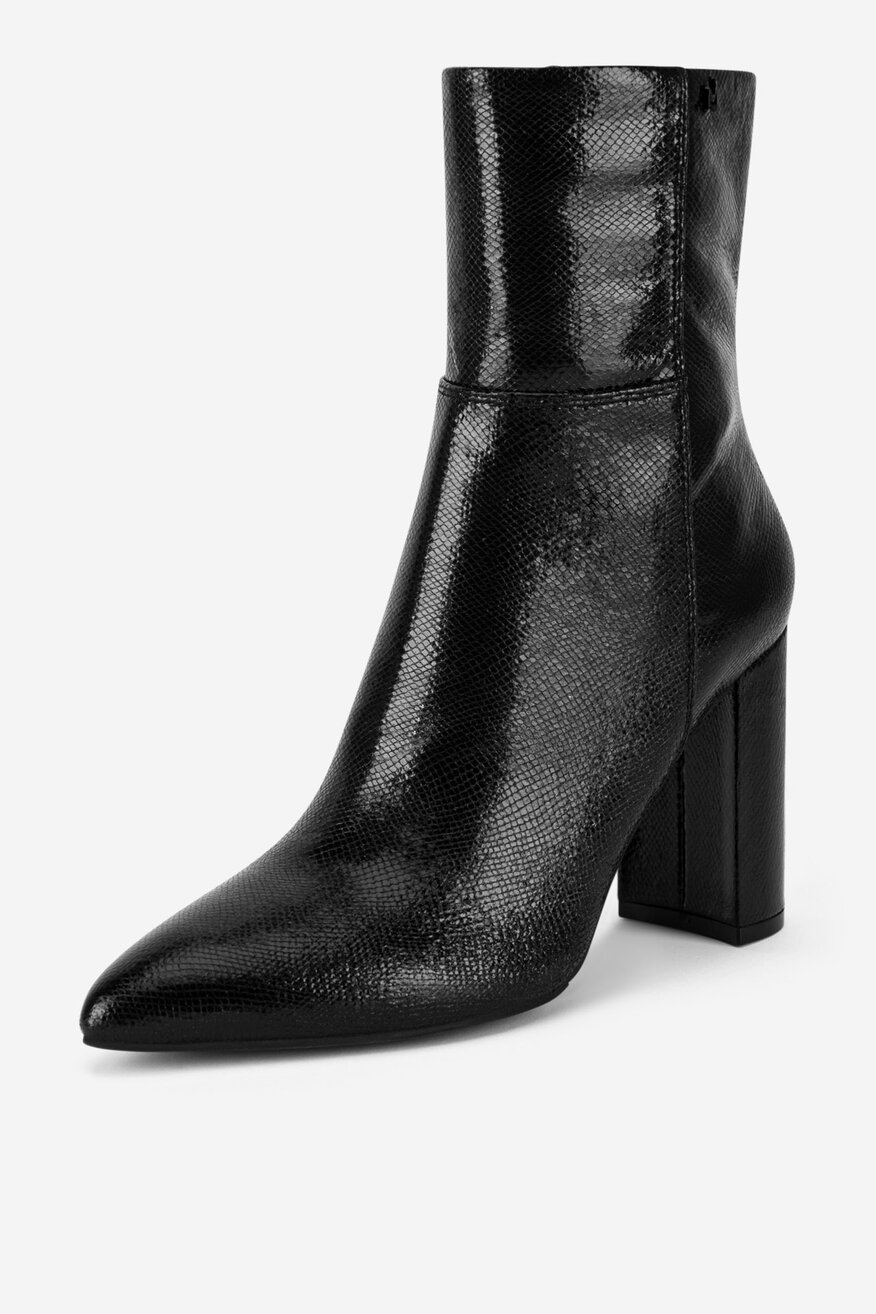 Boki ocieplane na słupku