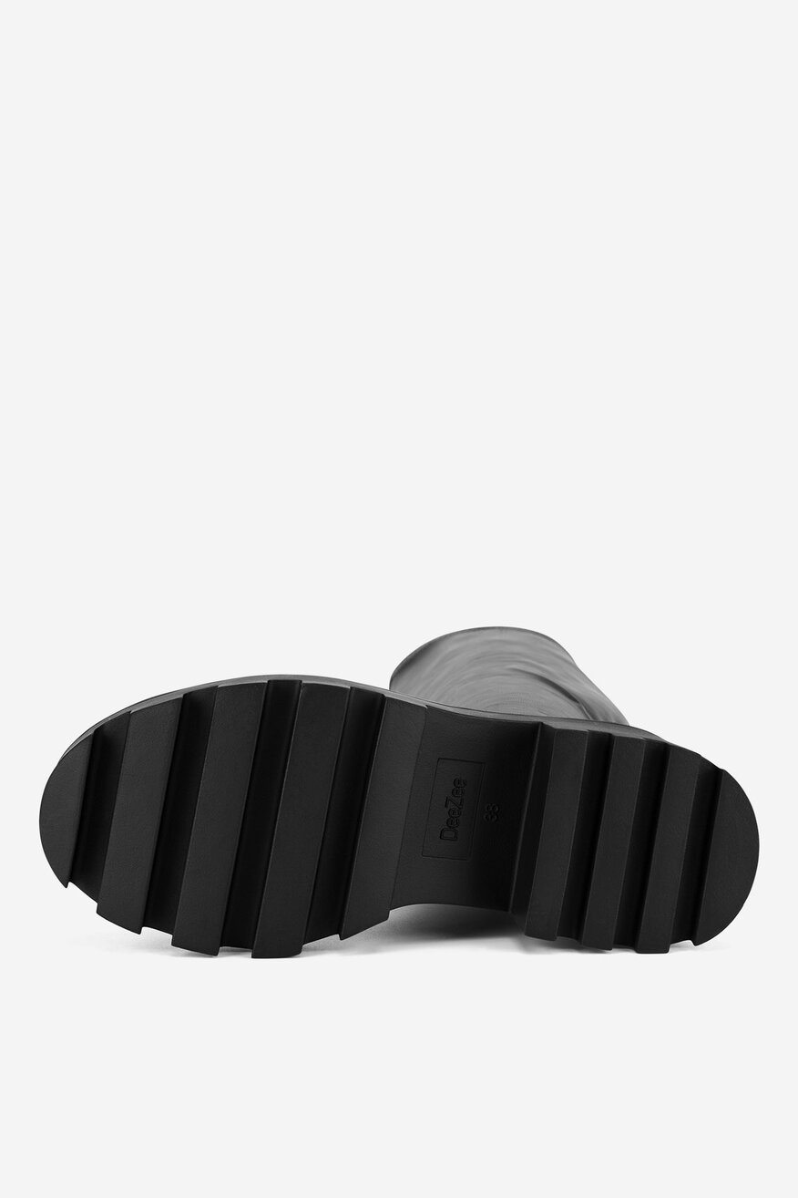 Kozaki na grubej podeszwie