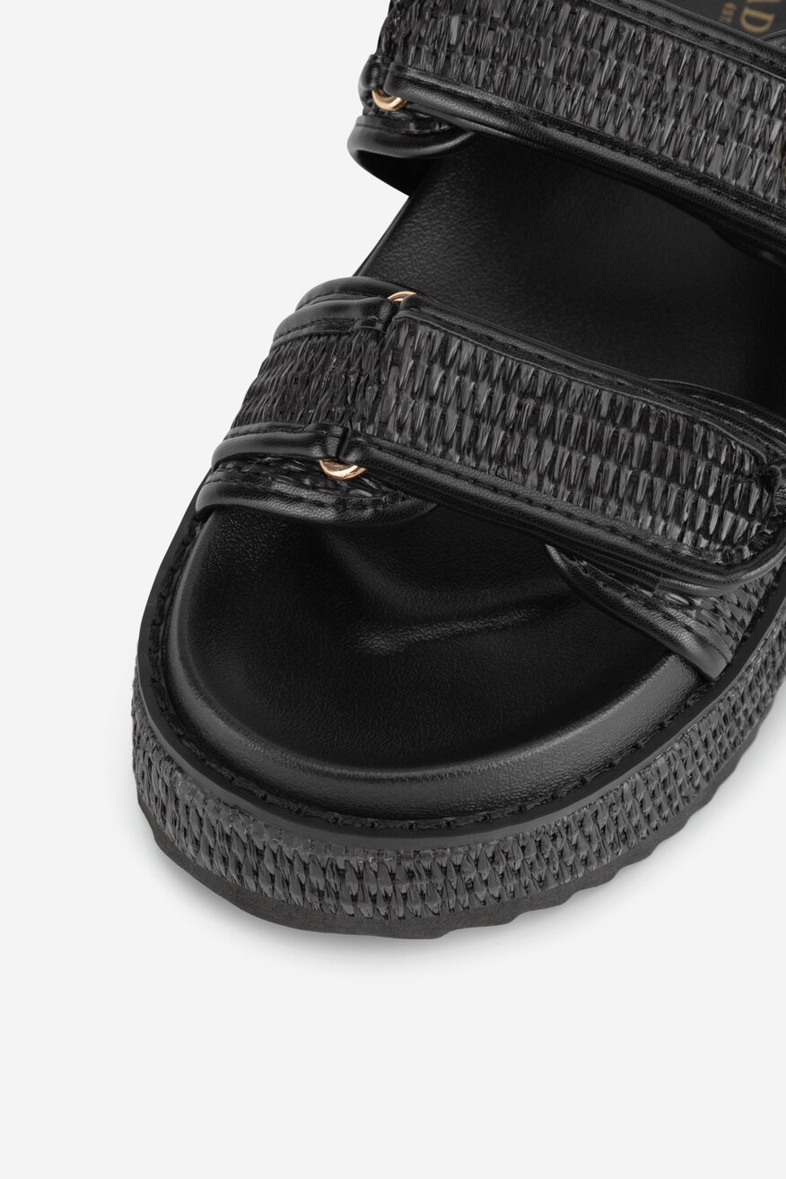 Sandały na platformie