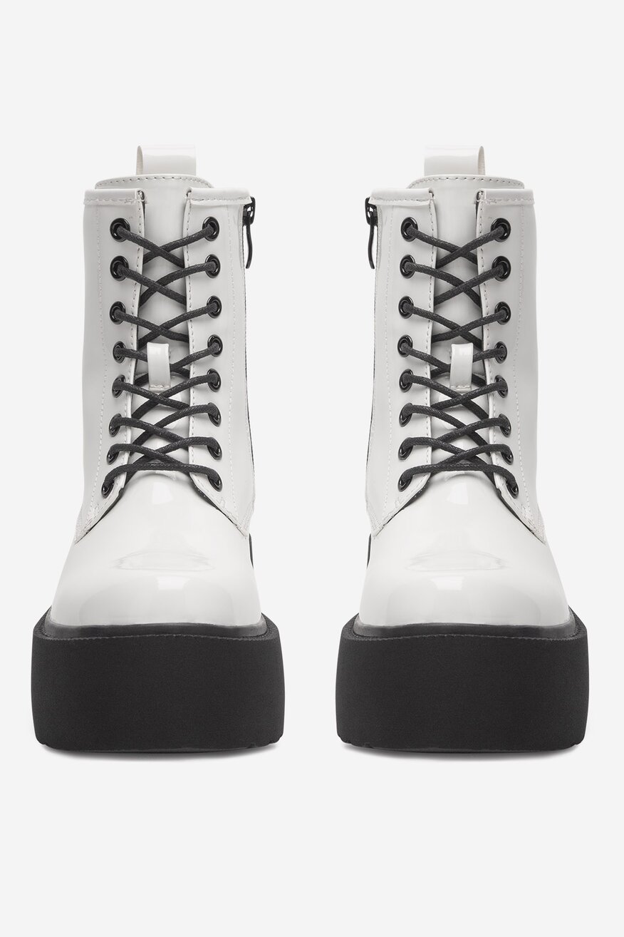 Trzewiki na platformie