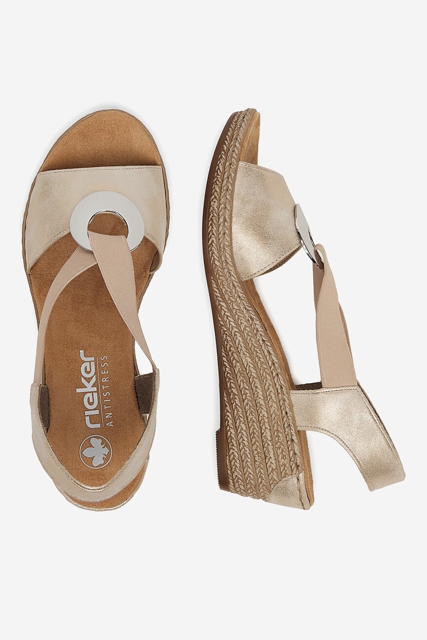 Sandały na koturnie