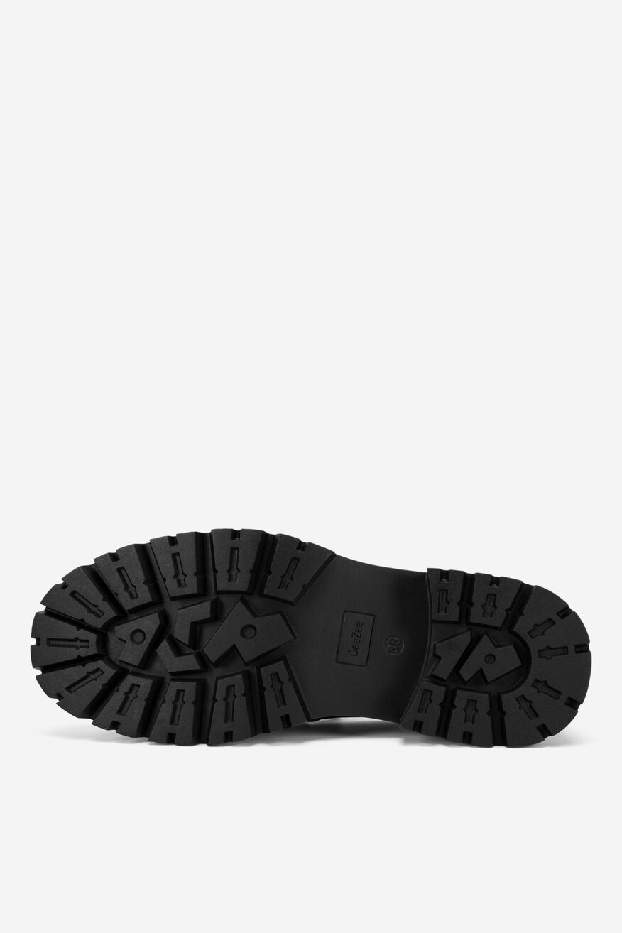 Loafersy lakierowane