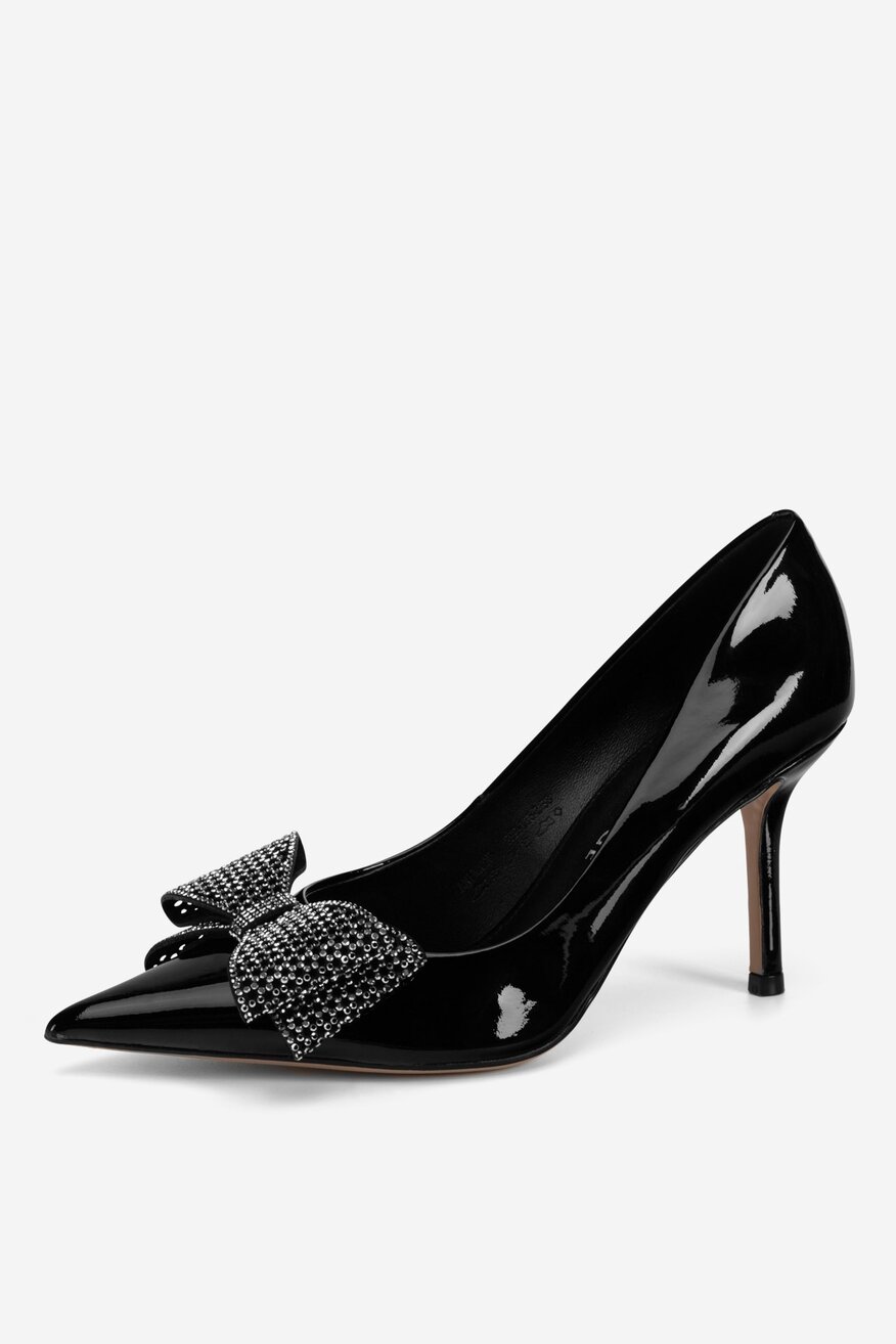 Czółenka skórzane