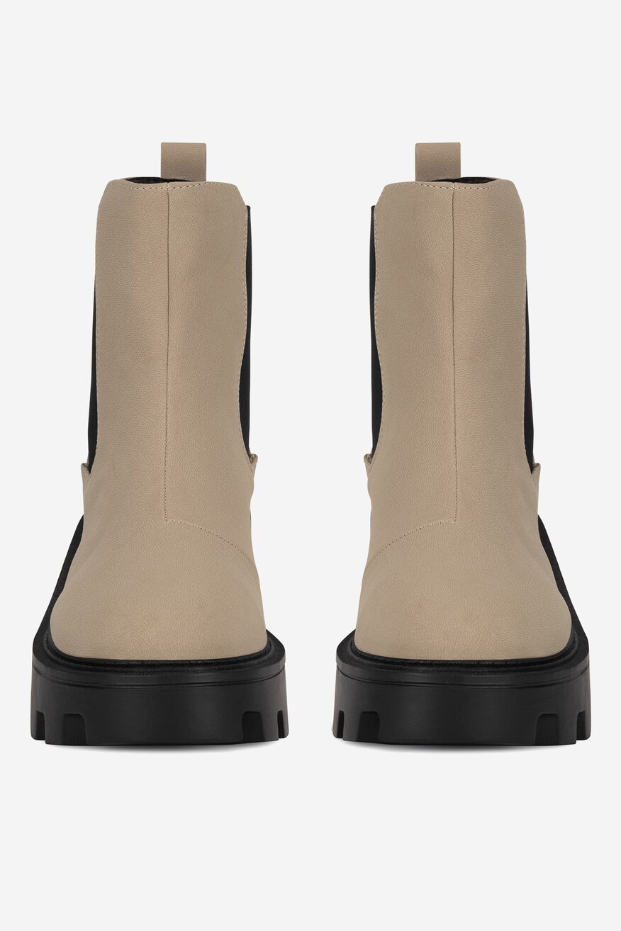 Sztyblety na grubej podeszwie