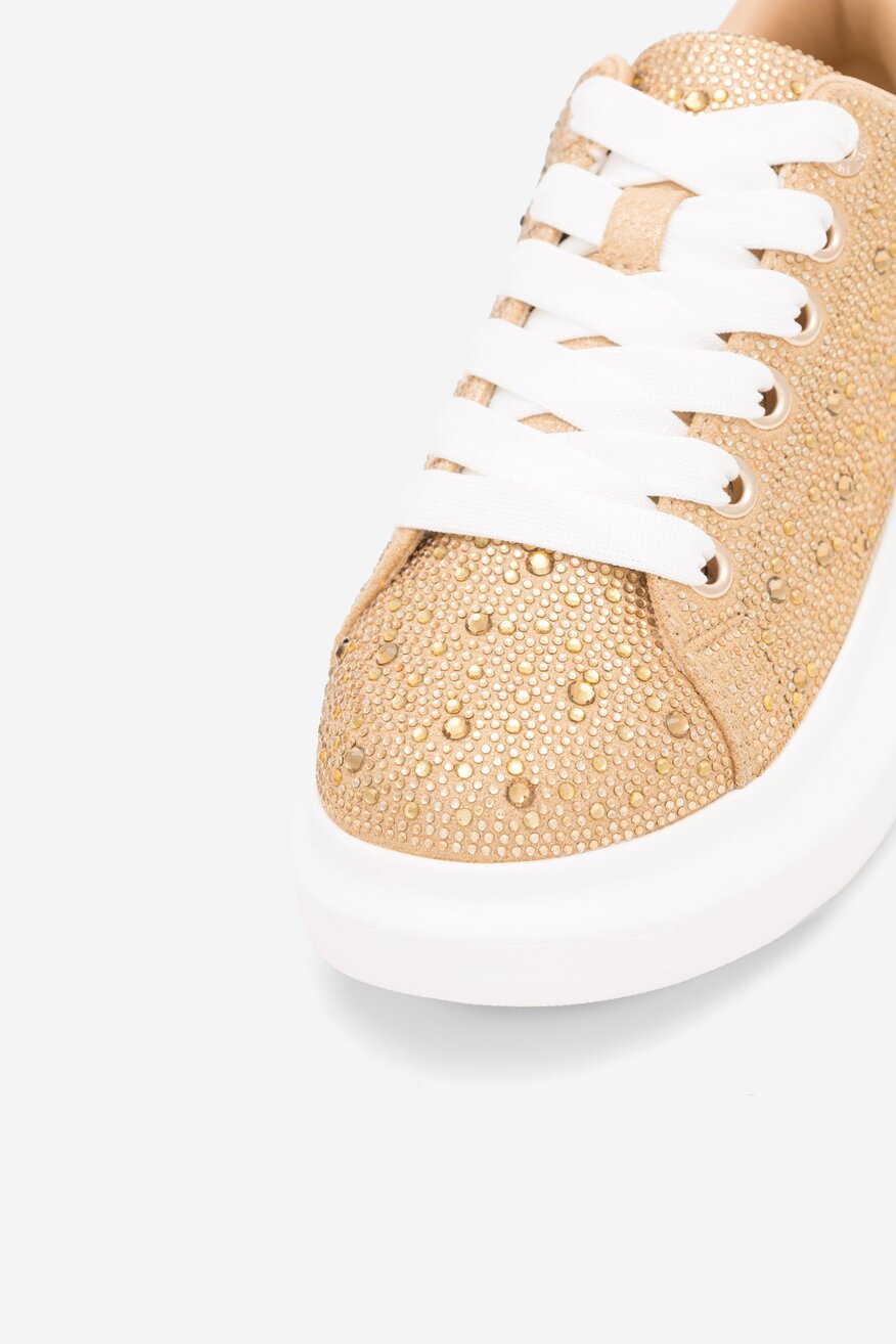 Sneakersy na platformie