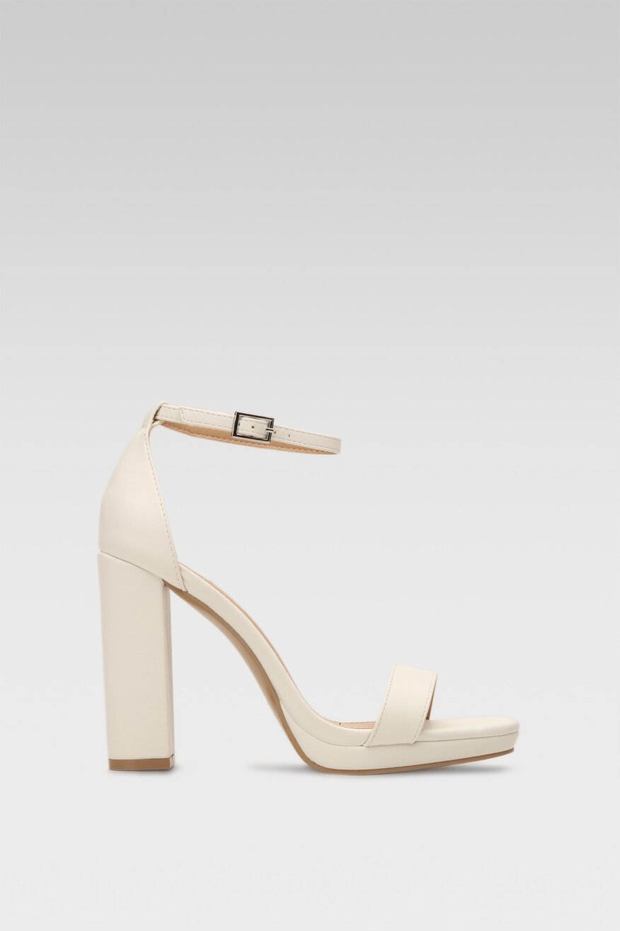 Sandały białe