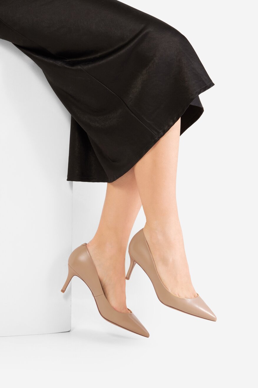 Czółenka skórzane