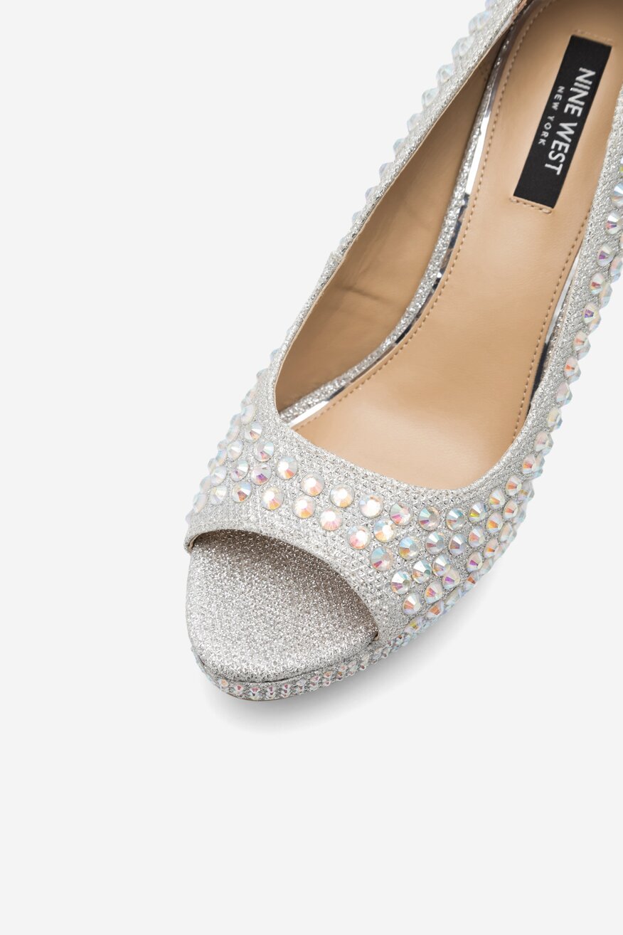 Czółenka na szpilce i platformie