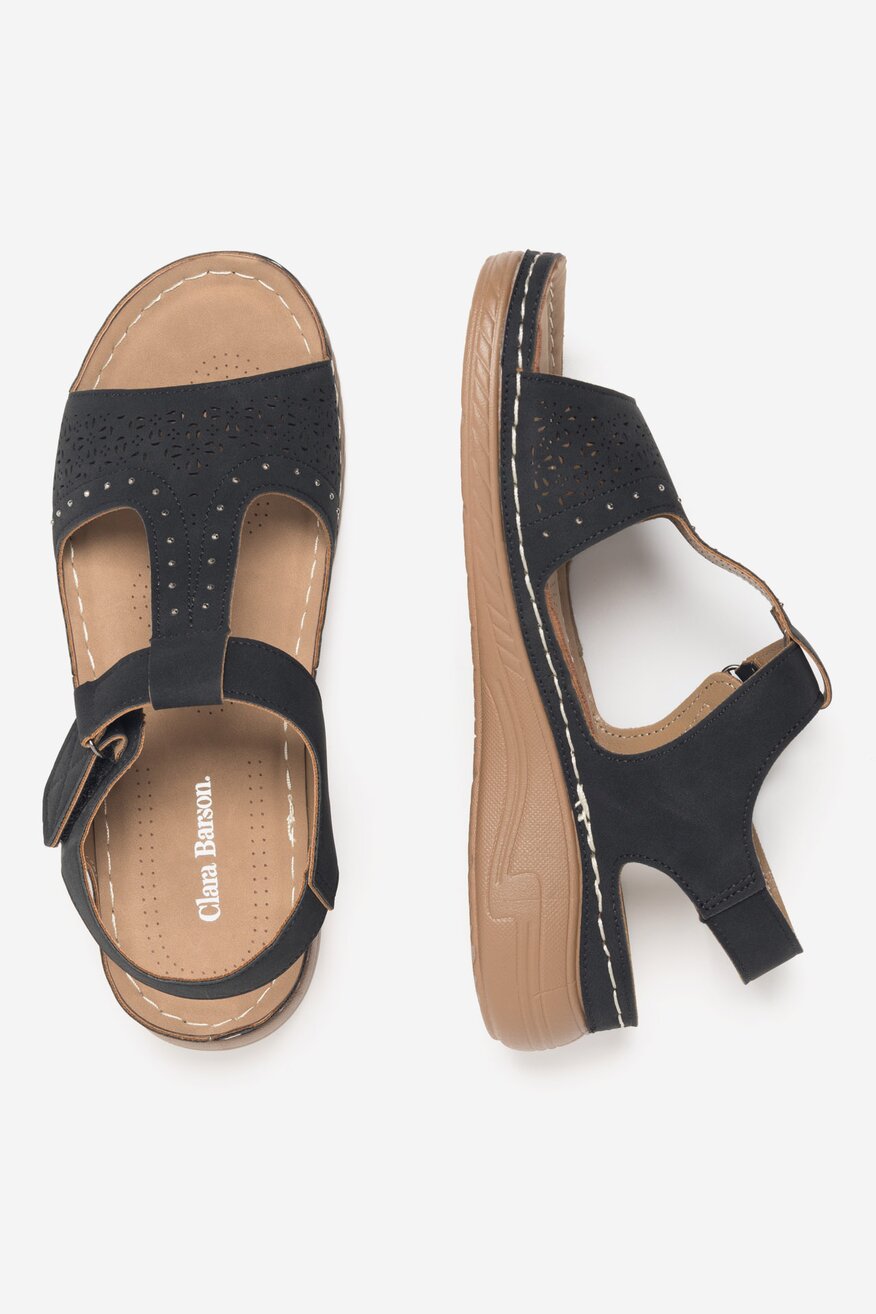 Sandały na koturnie