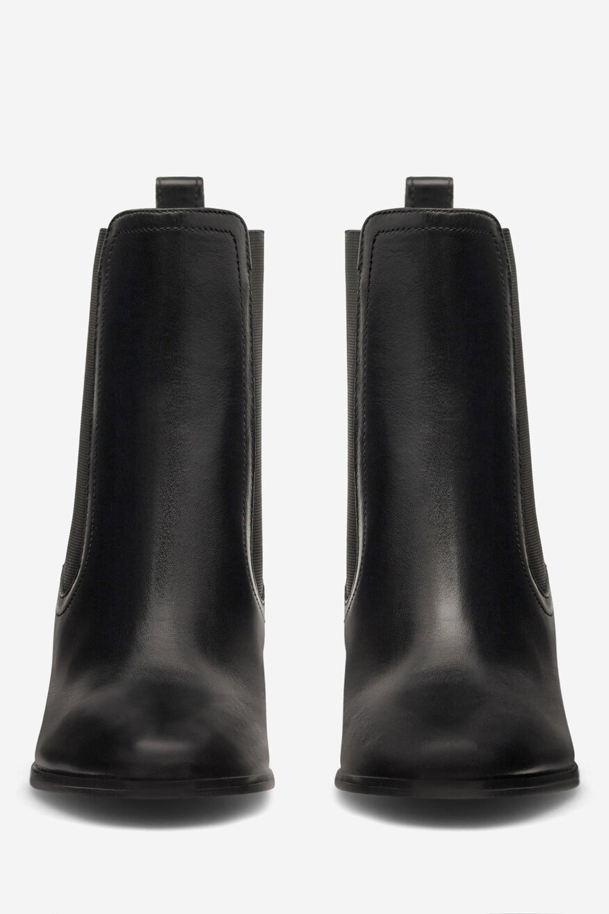 Botki skórzane na słupku