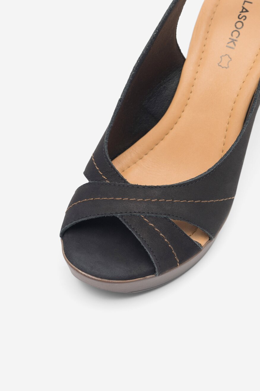 Sandały skórzane na słupku