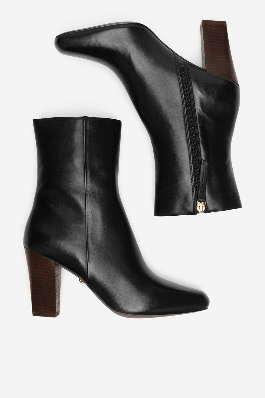 Botki skórzane na słupku