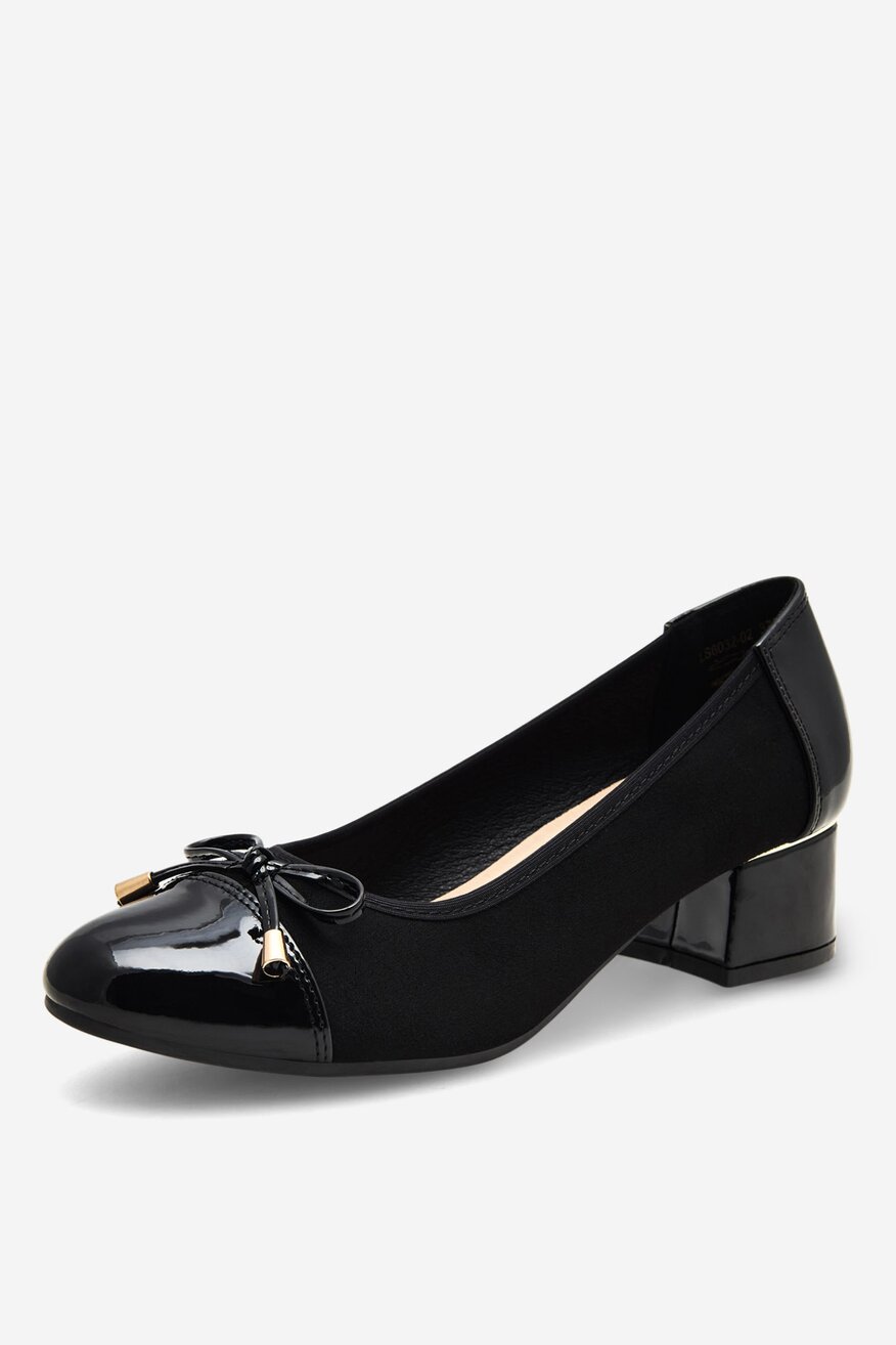 Czółenka na obcasie