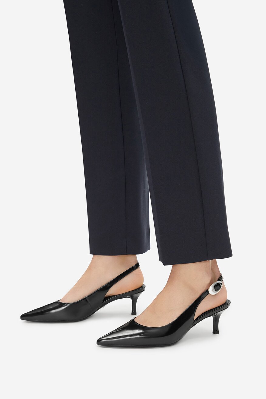 Czółenka skórzane