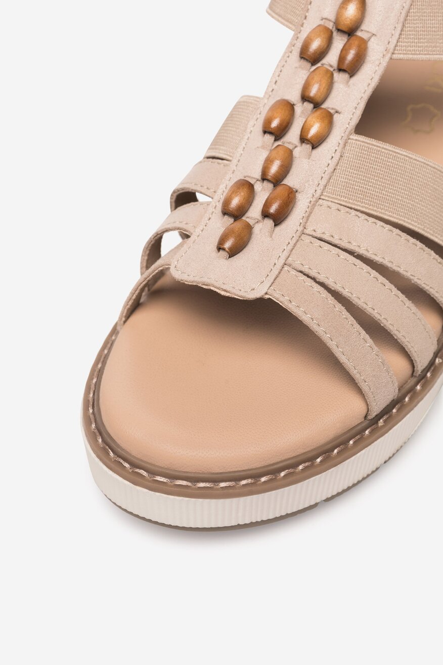 Sandały skórzane na koturnie