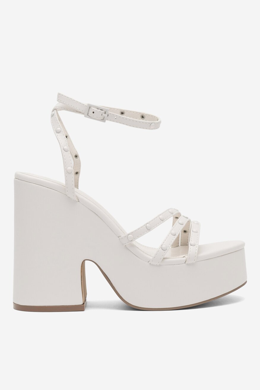Sandały na platformie