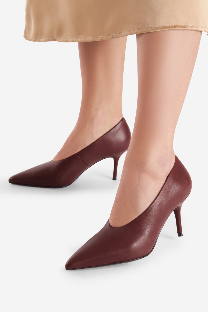 Czółenka skórzane