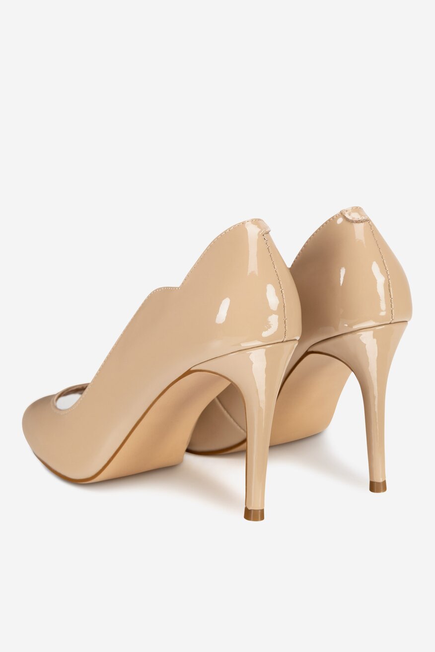 Czółenka skórzane