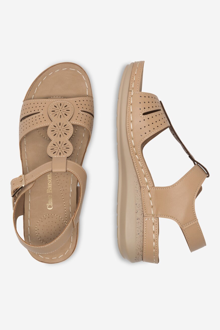 Sandały na koturnie