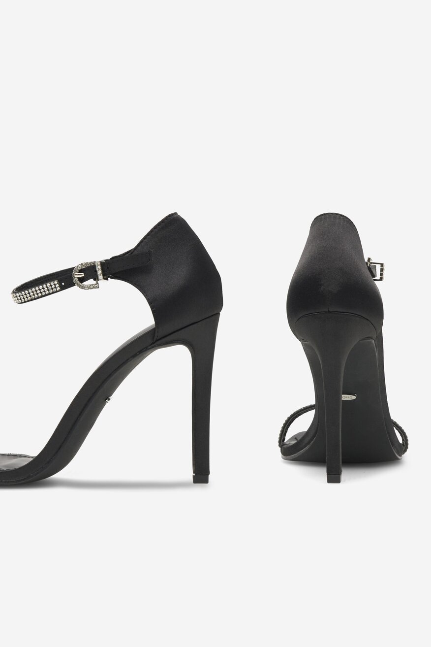 Sandały na szpilce