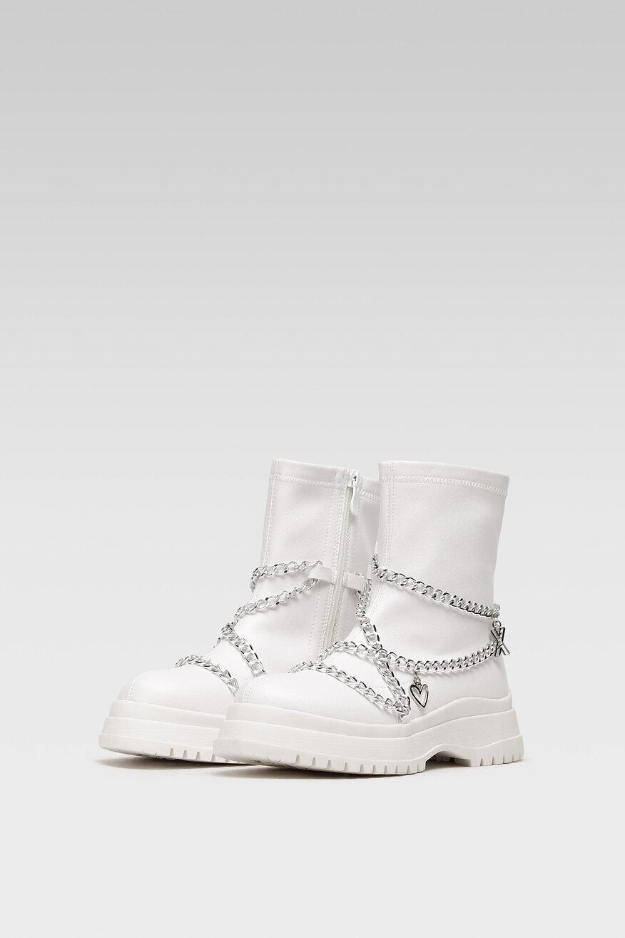 Botki na grubej podeszwie