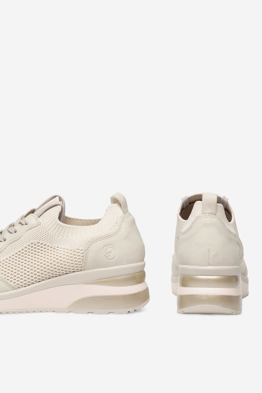 Sneakersy na koturnie