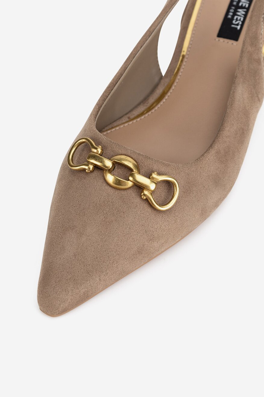 Baleriny z odkrytą piętą