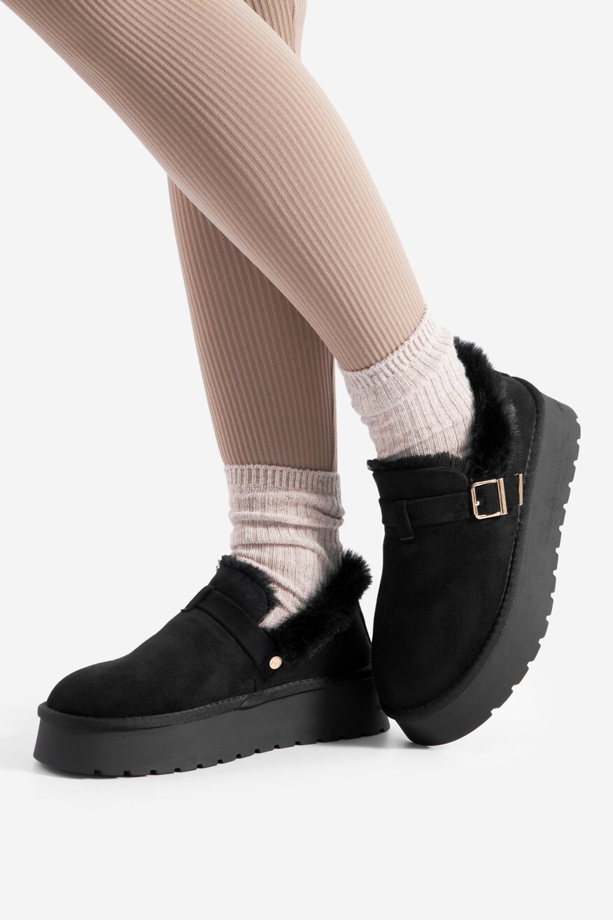 Kapcie na platformie