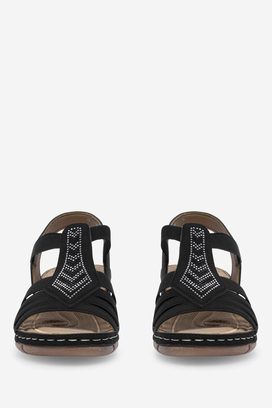 Sandały na koturnie