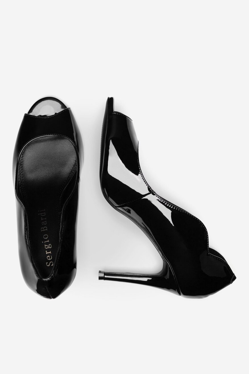 Czółenka skórzane