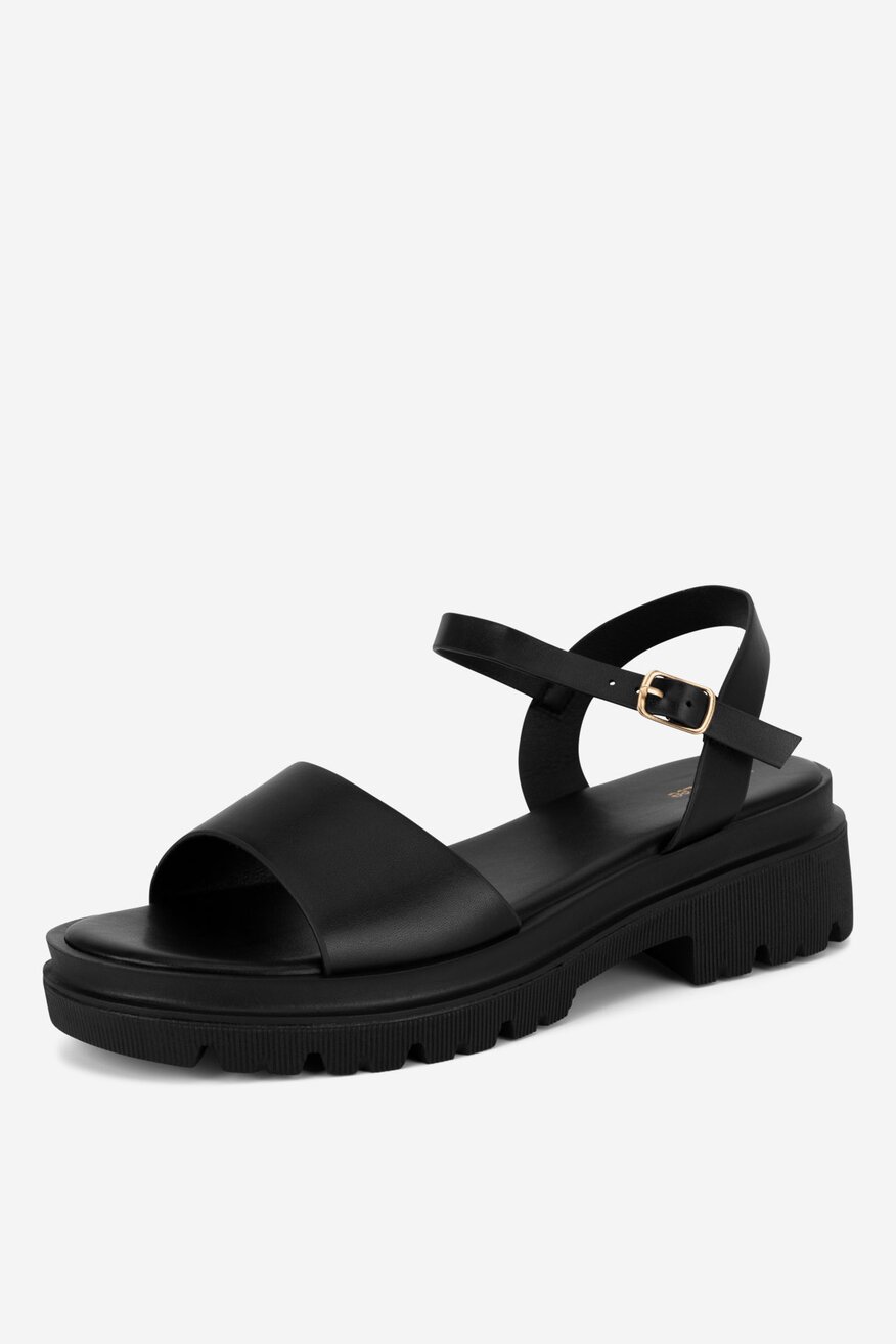 Sandały na grubej podeszwie