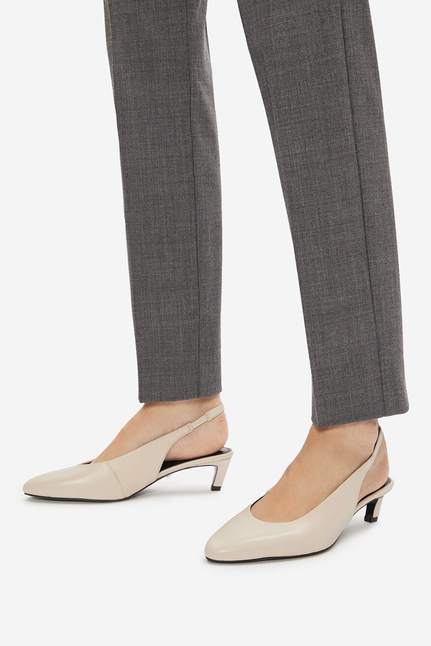 Czółenka skórzane