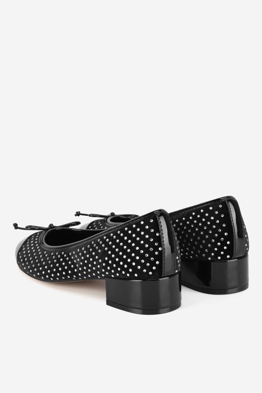 Czółenka na obcasie