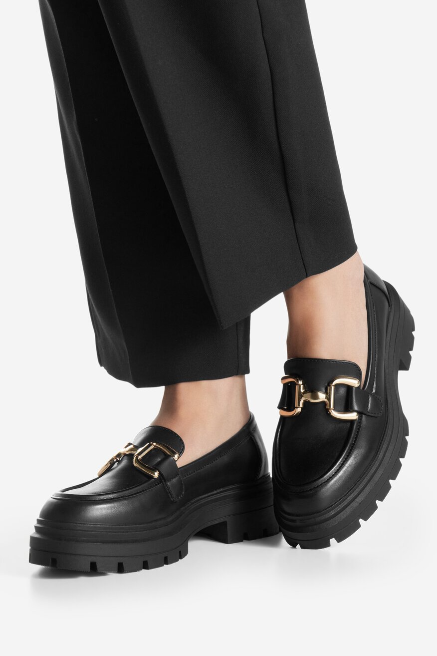 Loafersy na grubej podeszwie